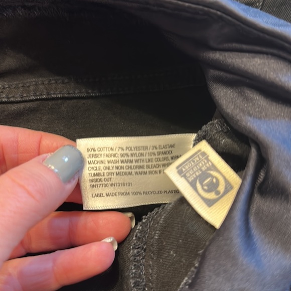 Isabel Maternity Black Over Belly Bermuda shorts with supportive crossov… - Picture 12 of 13